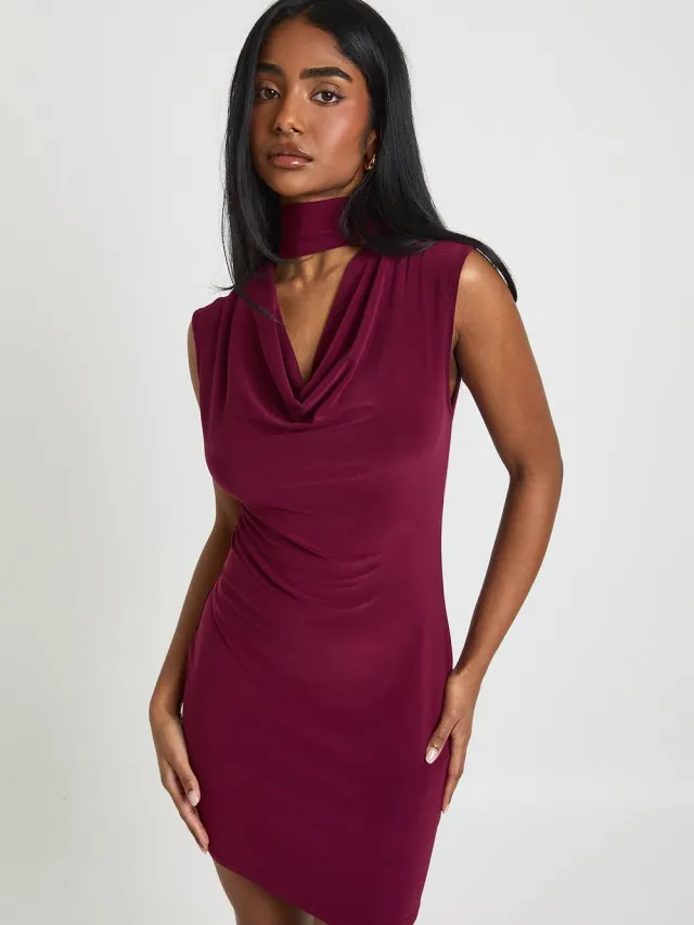 boohoo Dames Slinky Diep Decollete Mini Jurk met Sjaal Detail Bordeaux Rood