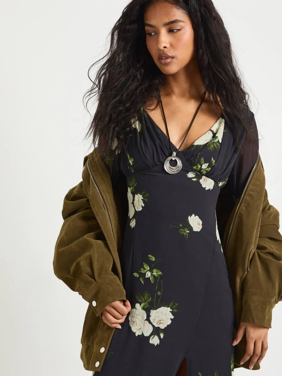 boohoo Dames Bloemen Chiffon Plunge Maxi-jurk zwart, foto 3