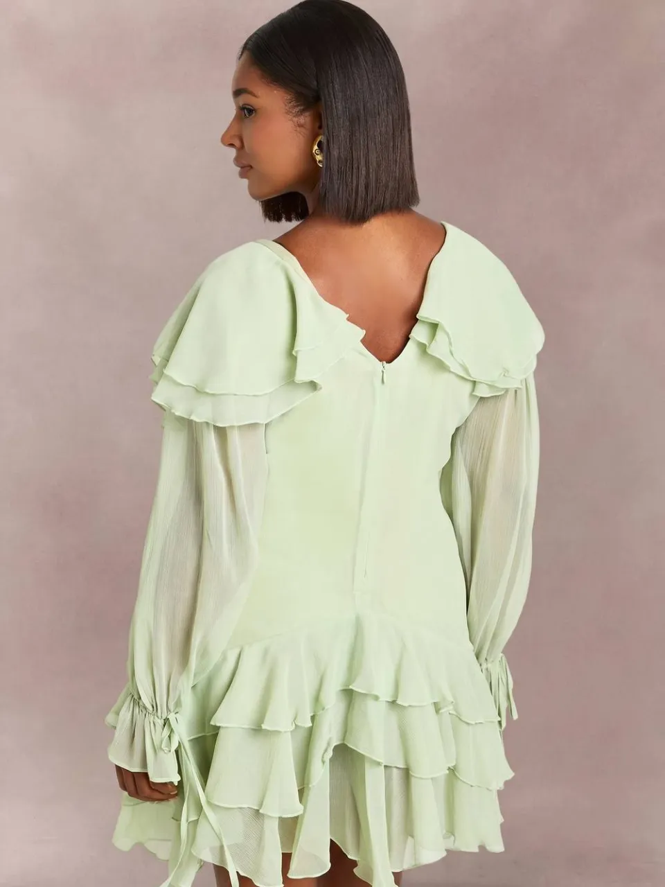boohoo Dames Plus Chiffon Ruches Mini Jurk verstandig, foto 3