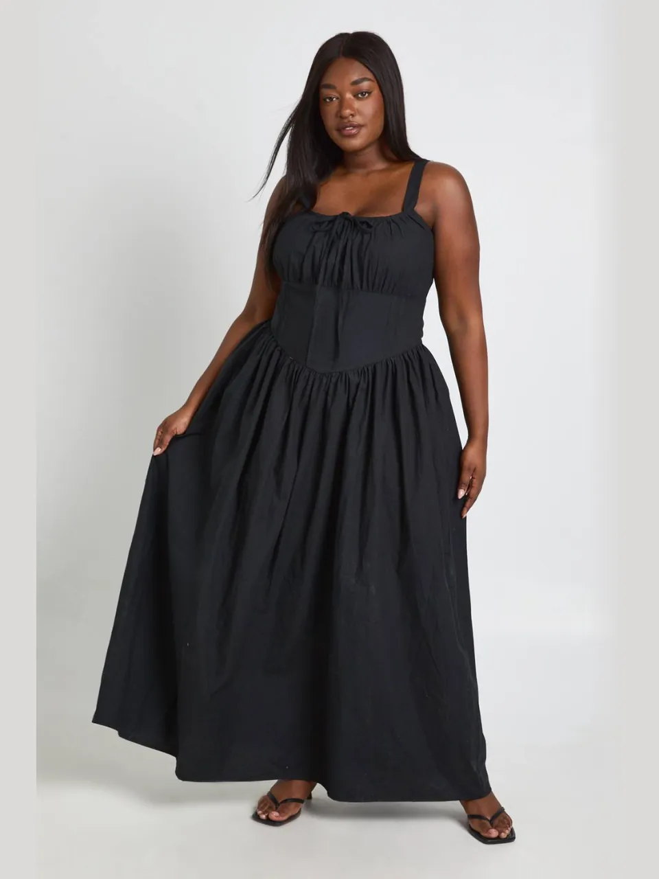 boohoo Dames Plus Jurk Met Lijfdetail En Strikje Vooraan In Maxi Skater Stijl zwart, foto 3