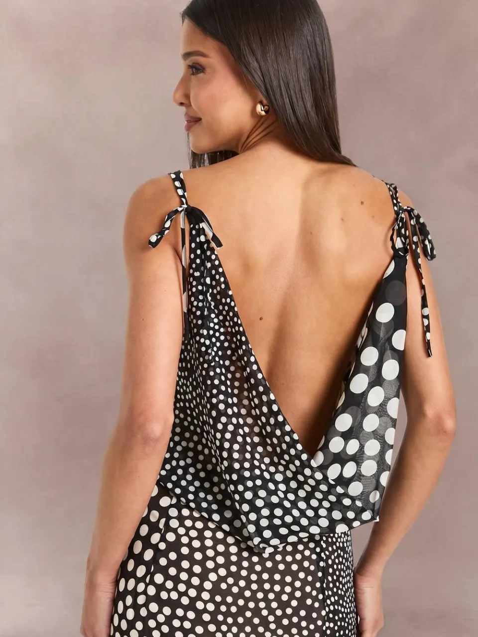 boohoo Dames Polkadot Cowl Cami Slip Jurk zwart, foto 3
