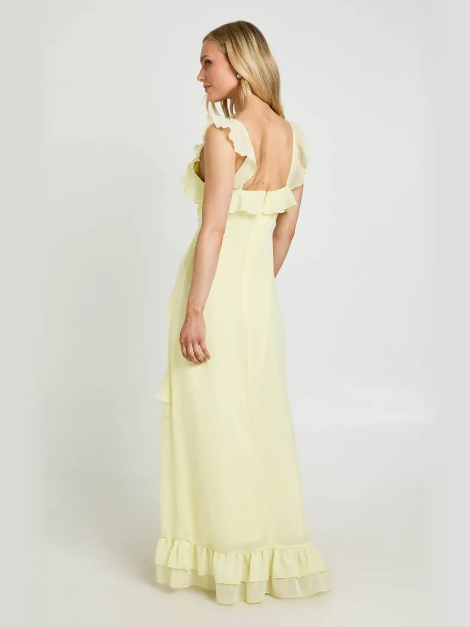 boohoo Dames Petite Chiffon Gelaagde Ruches Detail Maxi Jurk citroen, foto 2
