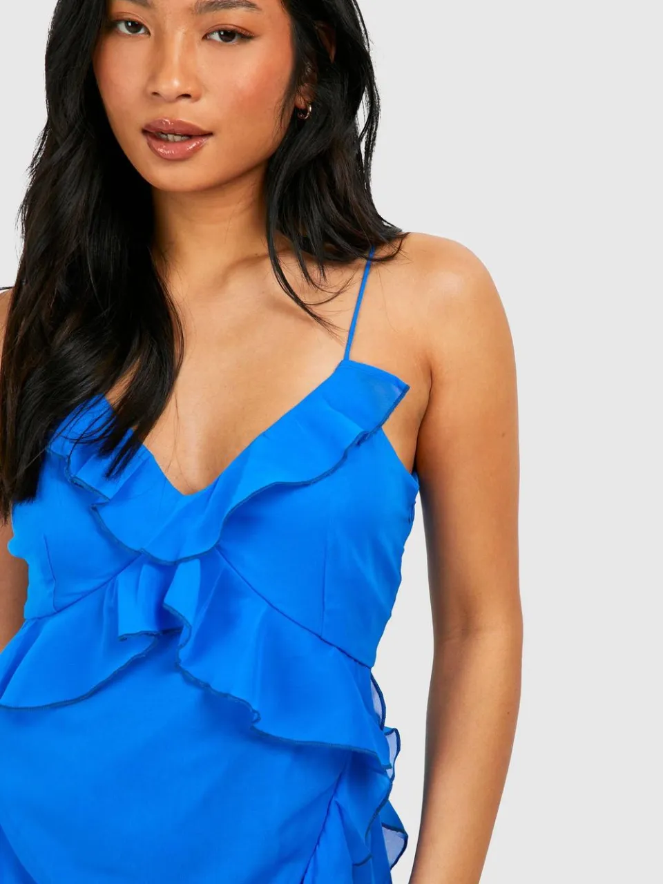 boohoo Dames Petite Chiffon Ruffle Maxi-jurk electric blue, foto 4