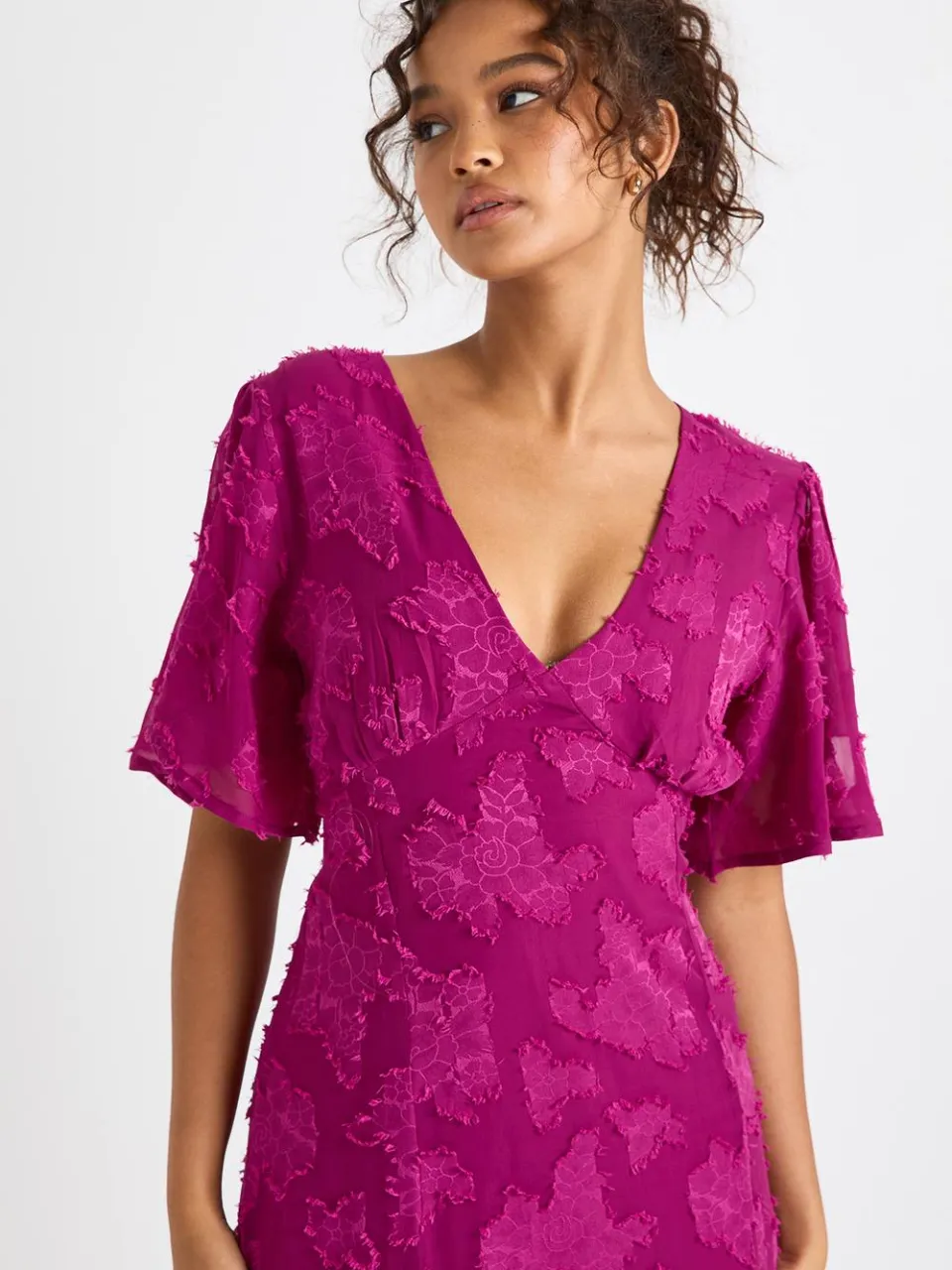 boohoo Dames Burnout Bloemen Angel Sleeve Midaxi Jurk pruim, foto 3
