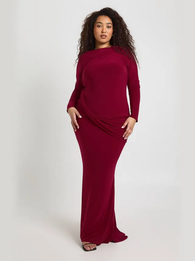 boohoo Dames Plus Twist Detail Lange Mouw Maxi Jurk Bordeaux Rood