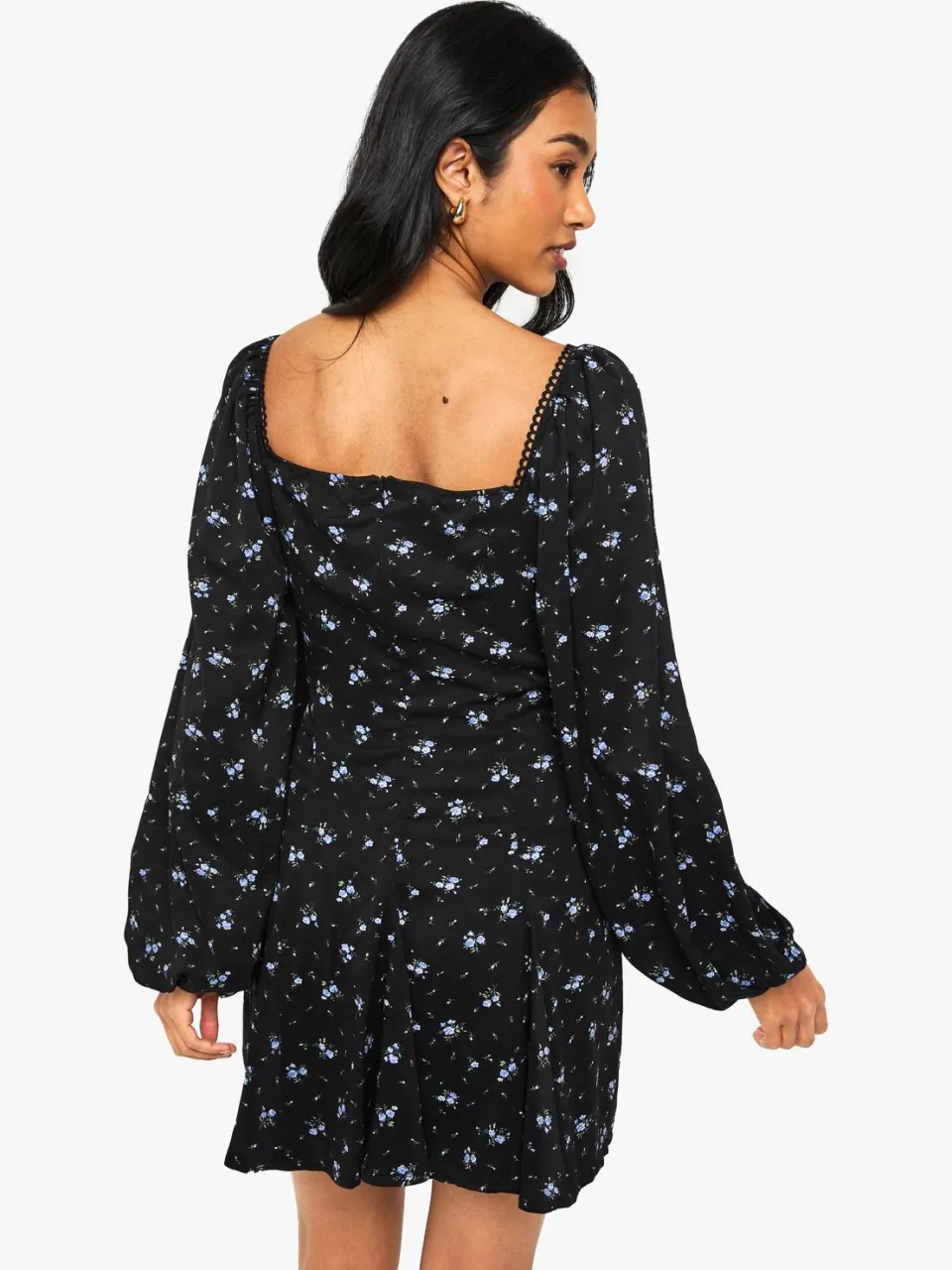 boohoo Dames Bloemige melkmeid-godetzoom lange mouw mini-jurk zwart, foto 2