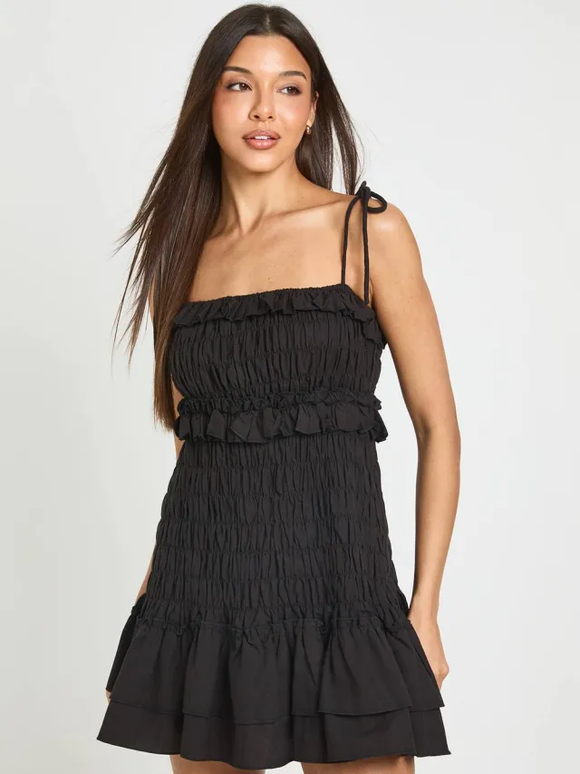 boohoo Dames Linnen Look Gesmockte Mini Jurk Met Gelaagde Zoom Zwart