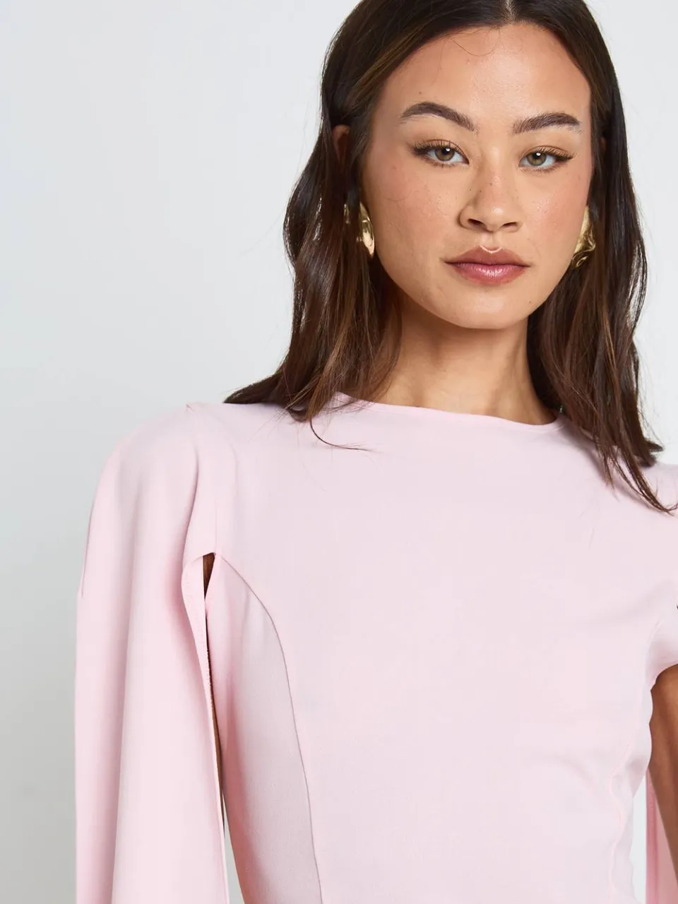 boohoo Dames Lange Midi Bodycon Jurk Met Cape Mouwen pastelroze, foto 4