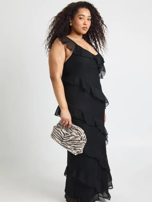 boohoo Dames Plus Chiffon Ruches Bandjes Maxi Jurk zwart, foto 2