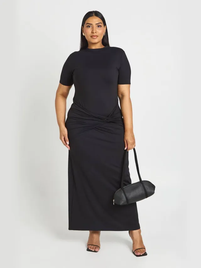 boohoo Dames Plus Super Zachte Maxi Jurk Met Korte Mouwen En Knoopdetail In De Taille Zwart
