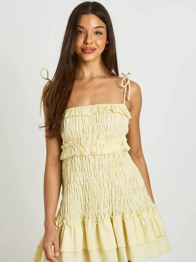boohoo Dames Petite Linnen-look Mini Jurk Met Gerimpeld Detail En Gelaagde Zoom Citroen
