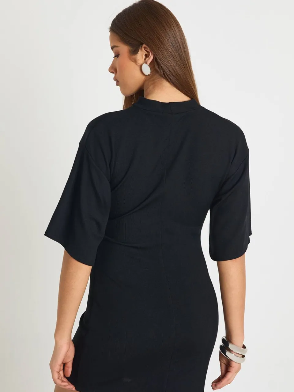boohoo Dames Geribbde ingesnoerde mini-jurk zwart, foto 2