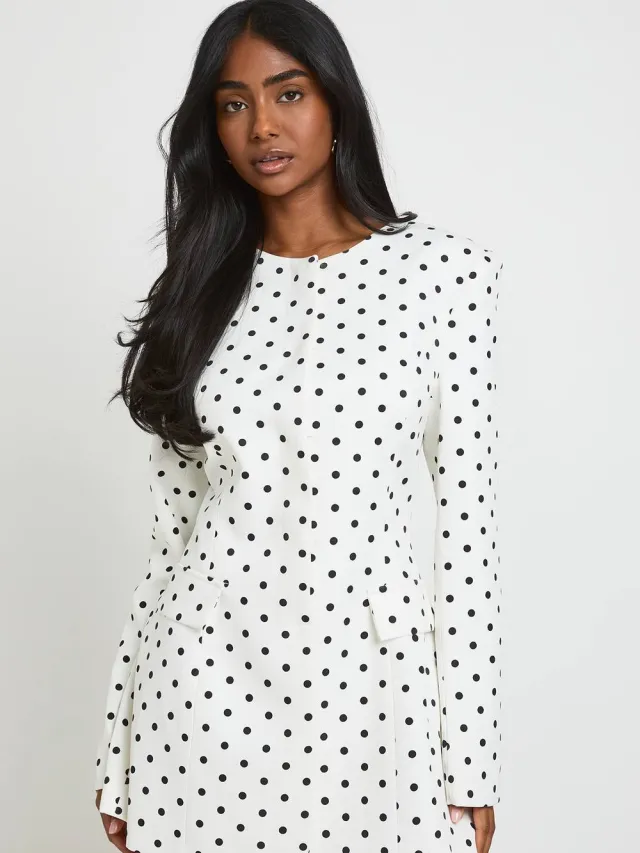 boohoo Dames Getailleerde Blazerjurk Met Stippenprint Ivoor