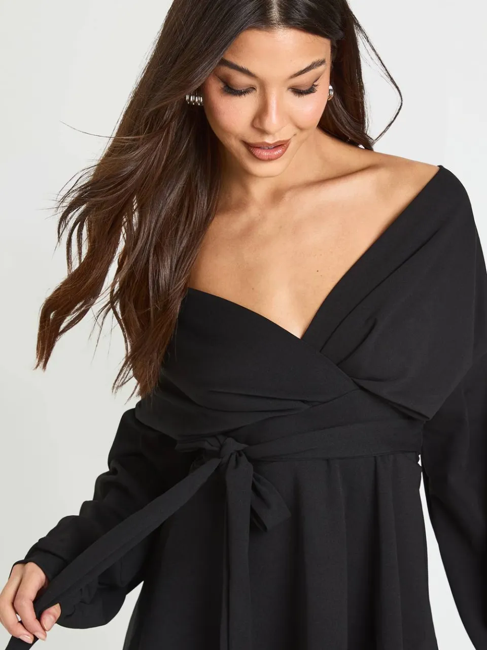boohoo Dames Mini-jurk Met Blote Schouders En Overslag Voorpand zwart, foto 4