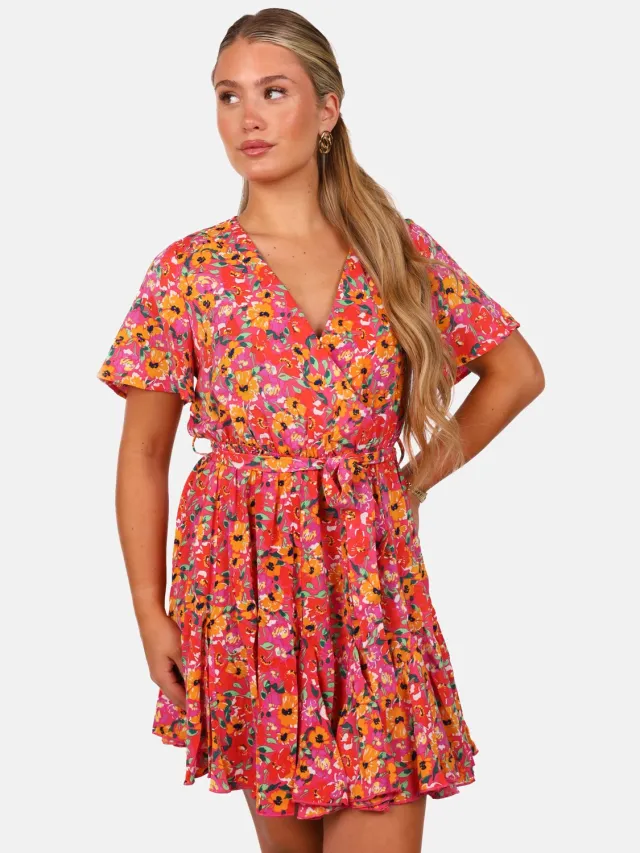 Getdrezzed Jurk - Maat: S/M - Jurk met bloemenprint en strikceintuur fuchsia