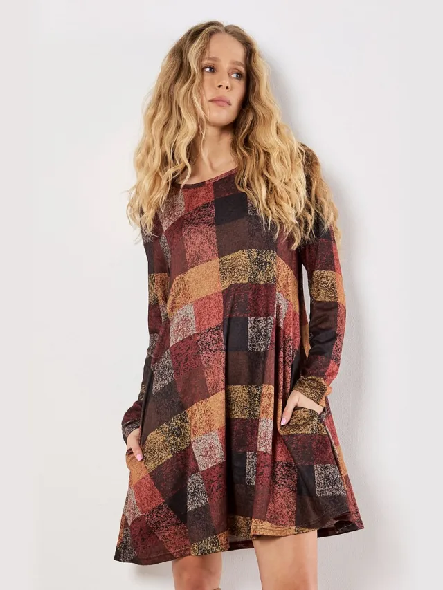 Apricot Kleurrijke mini-jurk met patchwork-ruitmotief en swingende snit Bruin