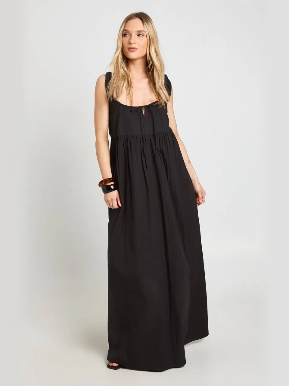 boohoo Dames Petite Maxi Smock Jurk Met Strikdetail Aan De Voorkant zwart, foto 3