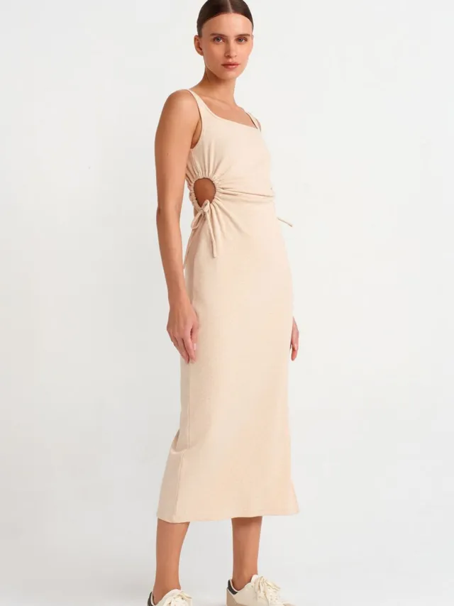 Dilvin Mouwloze Bodycon Midi Jurk Met Uitsnijding Beige