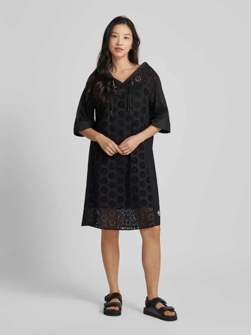 Marc Cain Knielange jurk met broderie anglaise zwart, foto 3
