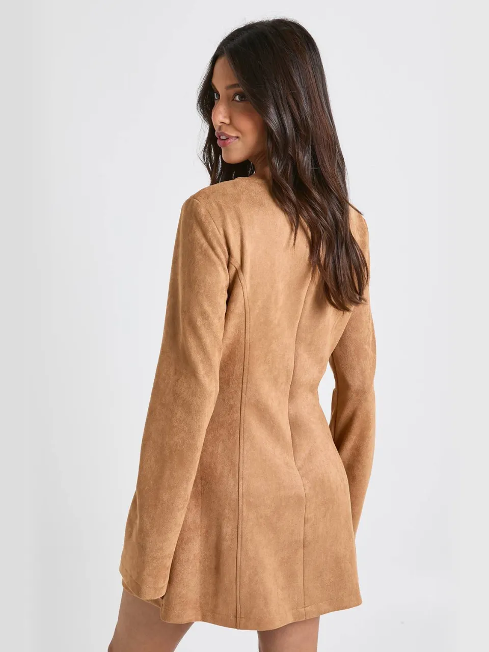 boohoo Dames Nep-suede shiftjurk met flare manchetten camel, foto 2