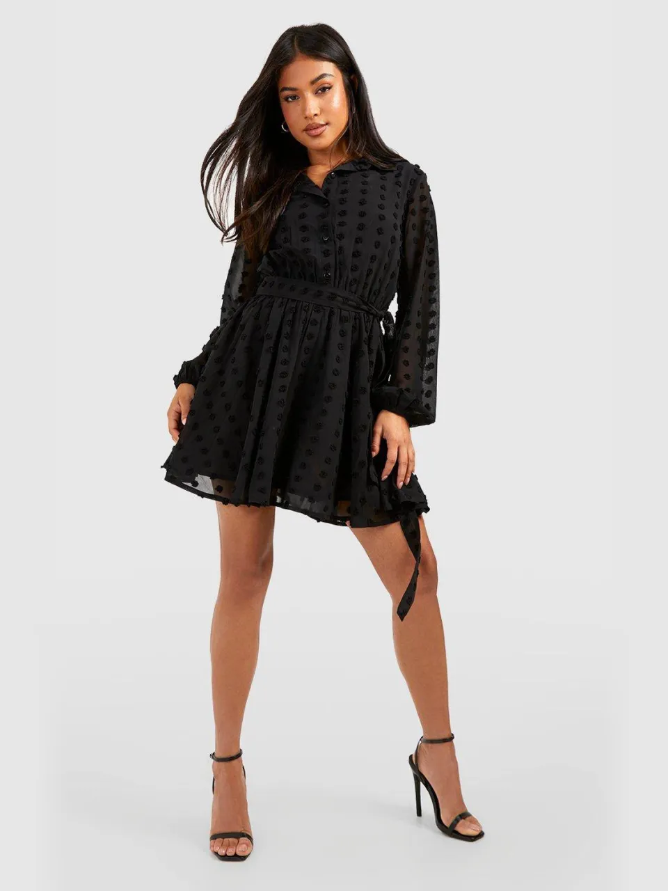 boohoo Dames Petite Dobby Jurk in Skaterstijl met Ceintuur zwart, foto 3