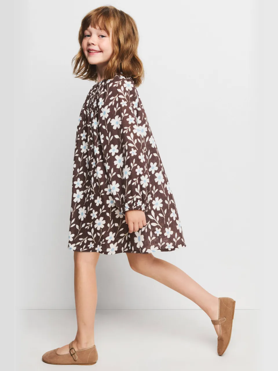 Mango Kids gebloemde korte jurk met smockwerk lichtblauw donkerbruin/wit/lichtblauw, foto 4