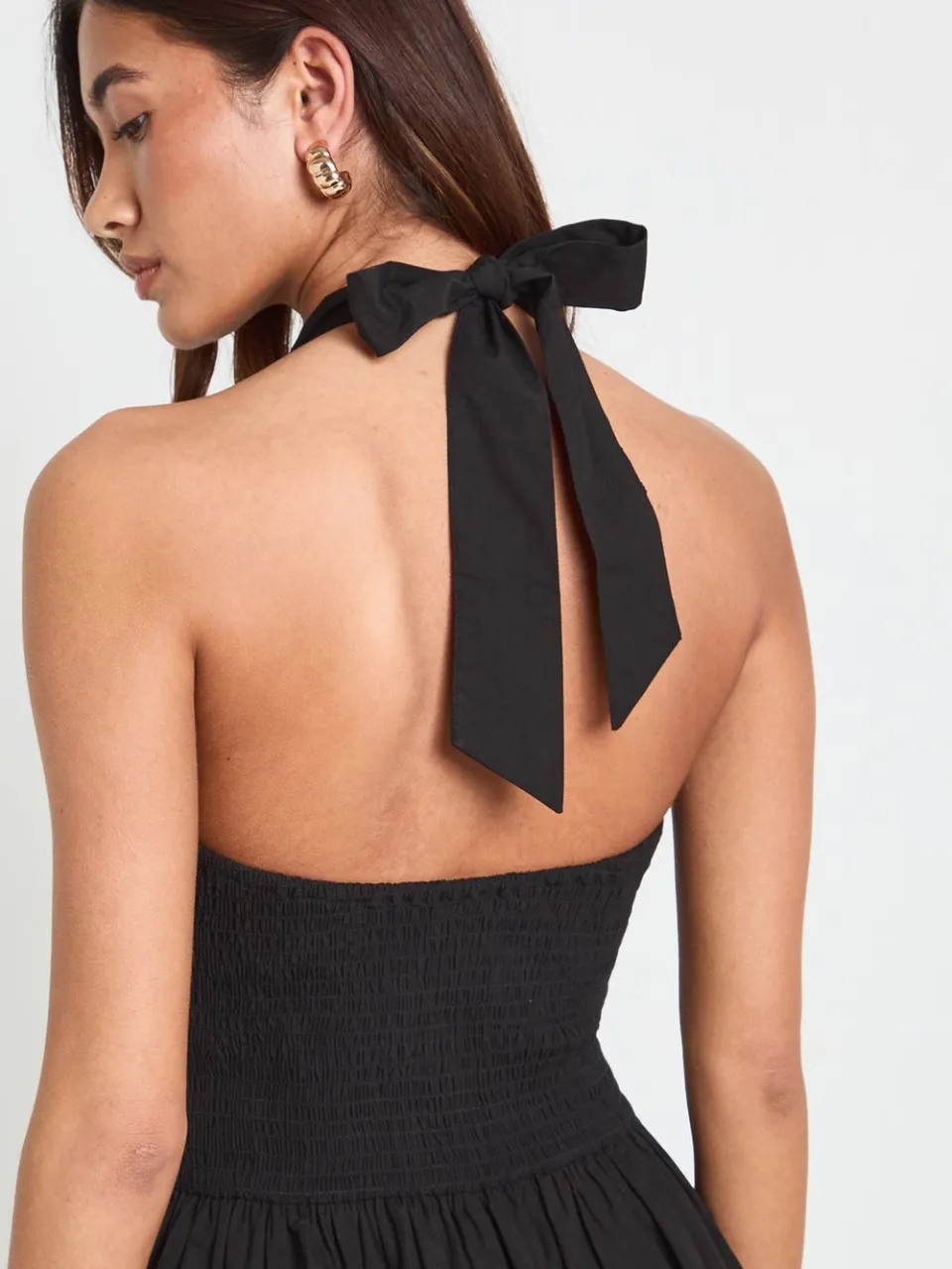 boohoo Dames Katoenen Popeline Halter Neck Geplooide Mini Jurk zwart, foto 4
