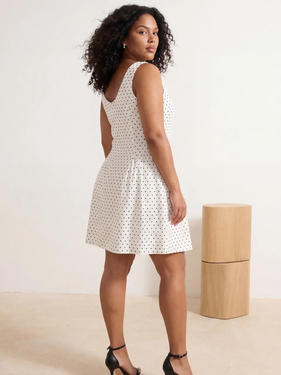 Trendyol Curve Dames Wit Stippen Kort / Mini Mouwloos Casual A-lijn Grote maten Jurk, foto 2