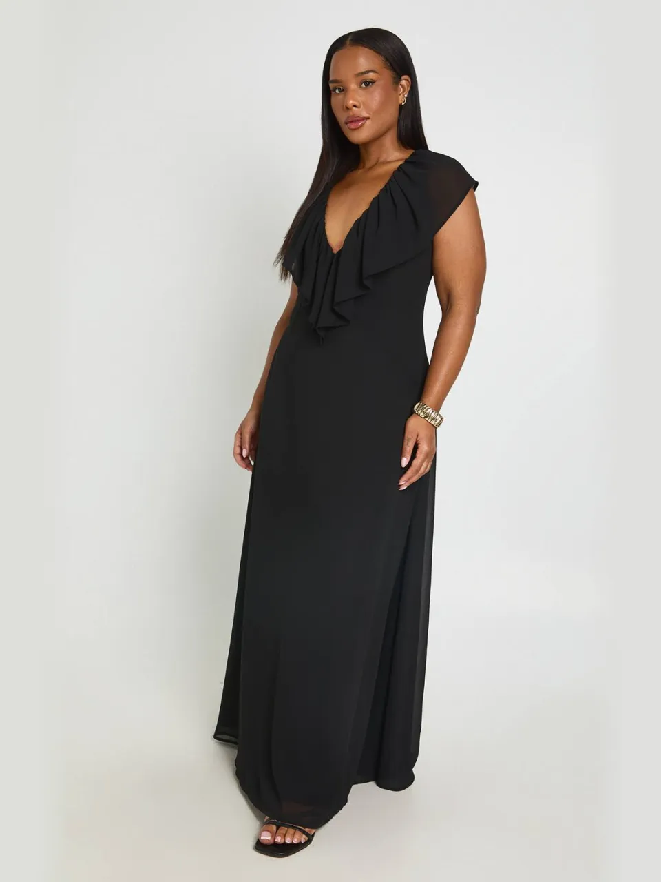boohoo Dames Plus Chiffon Ruches Plunge Maxi Jurk zwart, foto 2