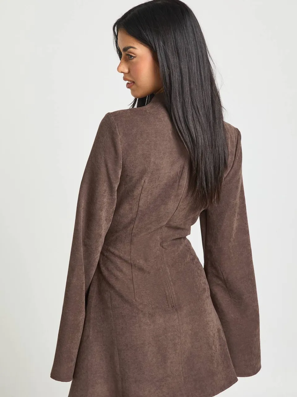 boohoo Dames Gedrapeerde Schouder Lange Mouw Mini Jurk chocoladebruin, foto 2