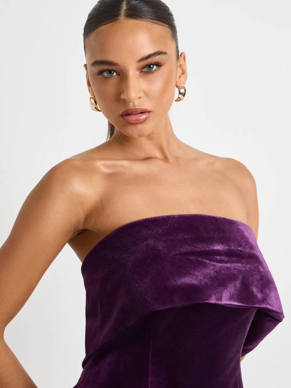 boohoo Dames Velvet Bardot Crepe Jurk pruim, foto 4