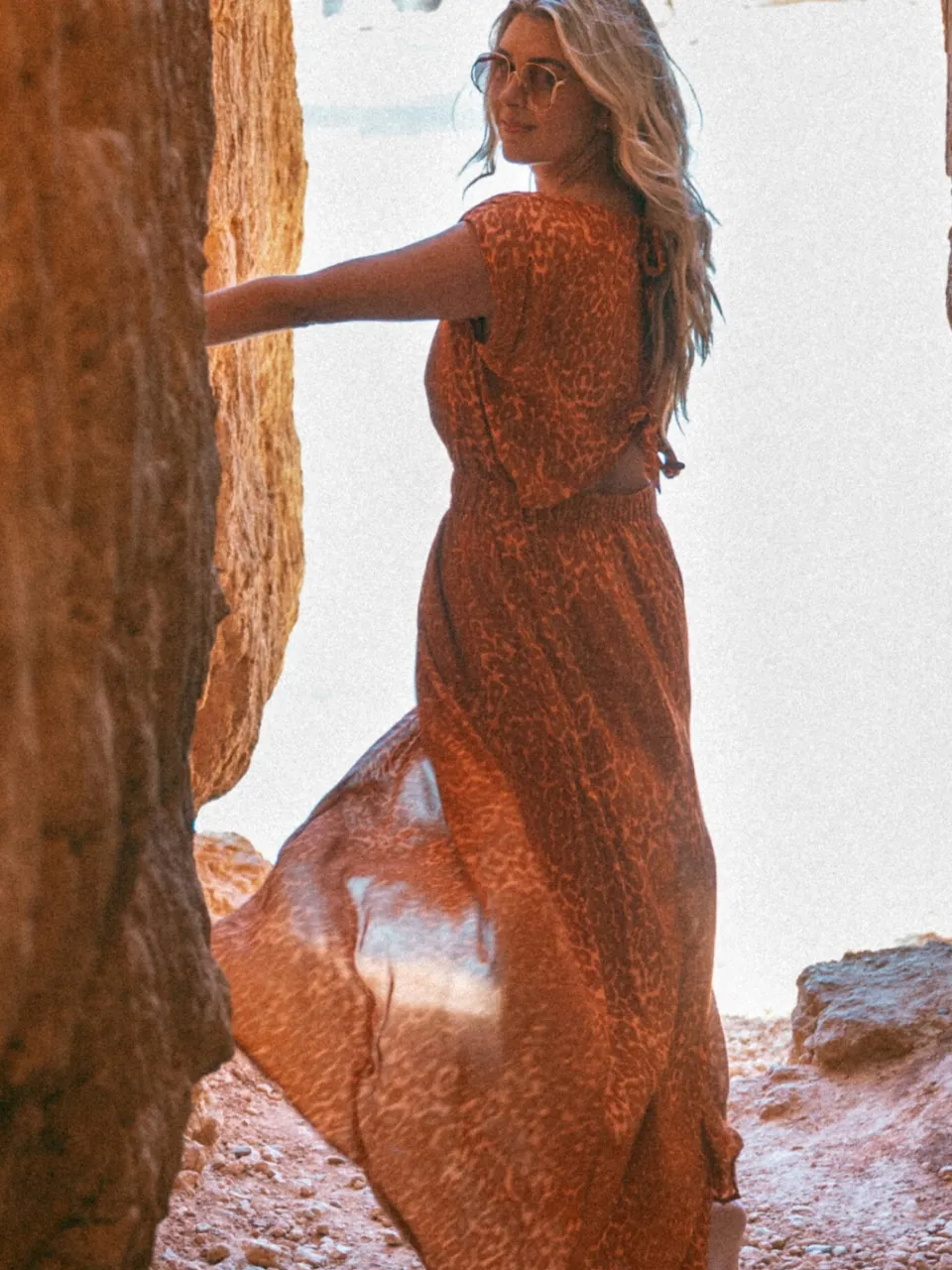 Bolina Island maxi jurk met panterprint oranje, foto 3