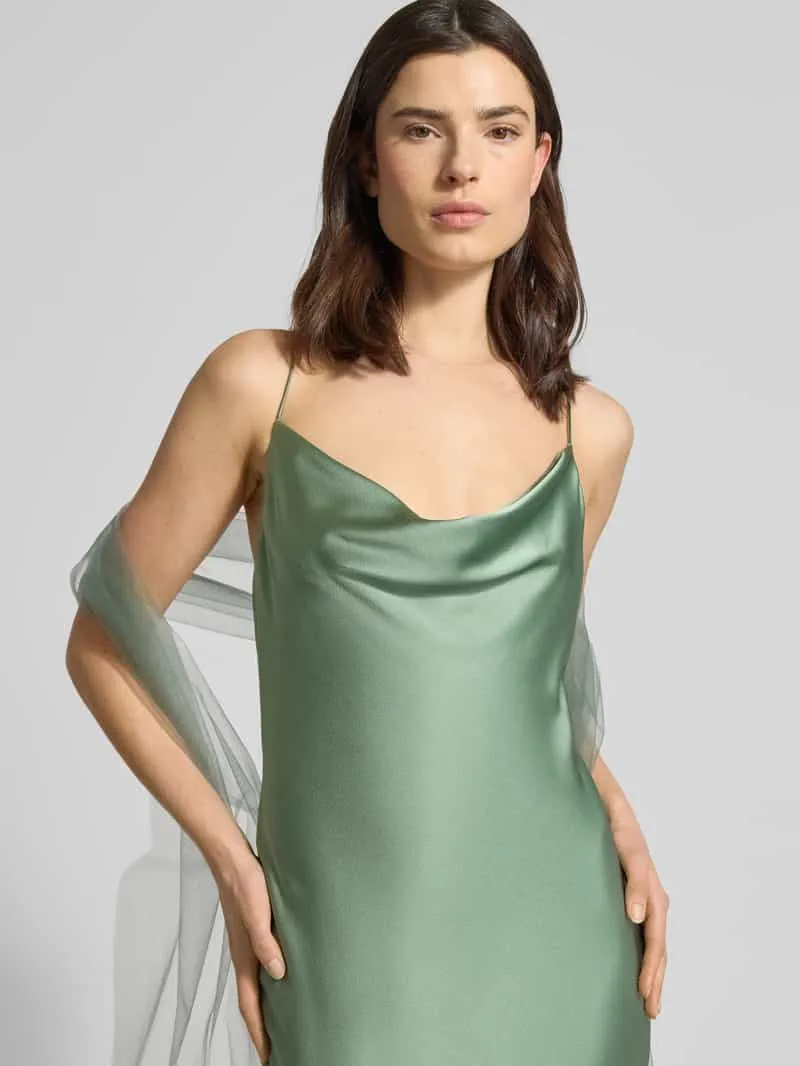Unique avondjurk met rugdecolleté rietgroen, foto 4