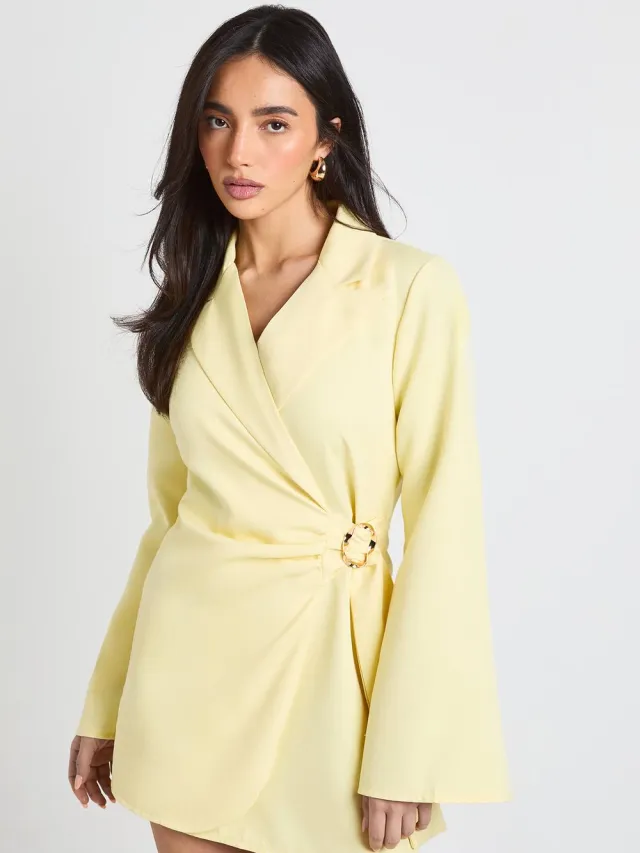 boohoo Dames Getailleerde Blazerjurk Met Gespsdetail En Strikceintuur Citroen