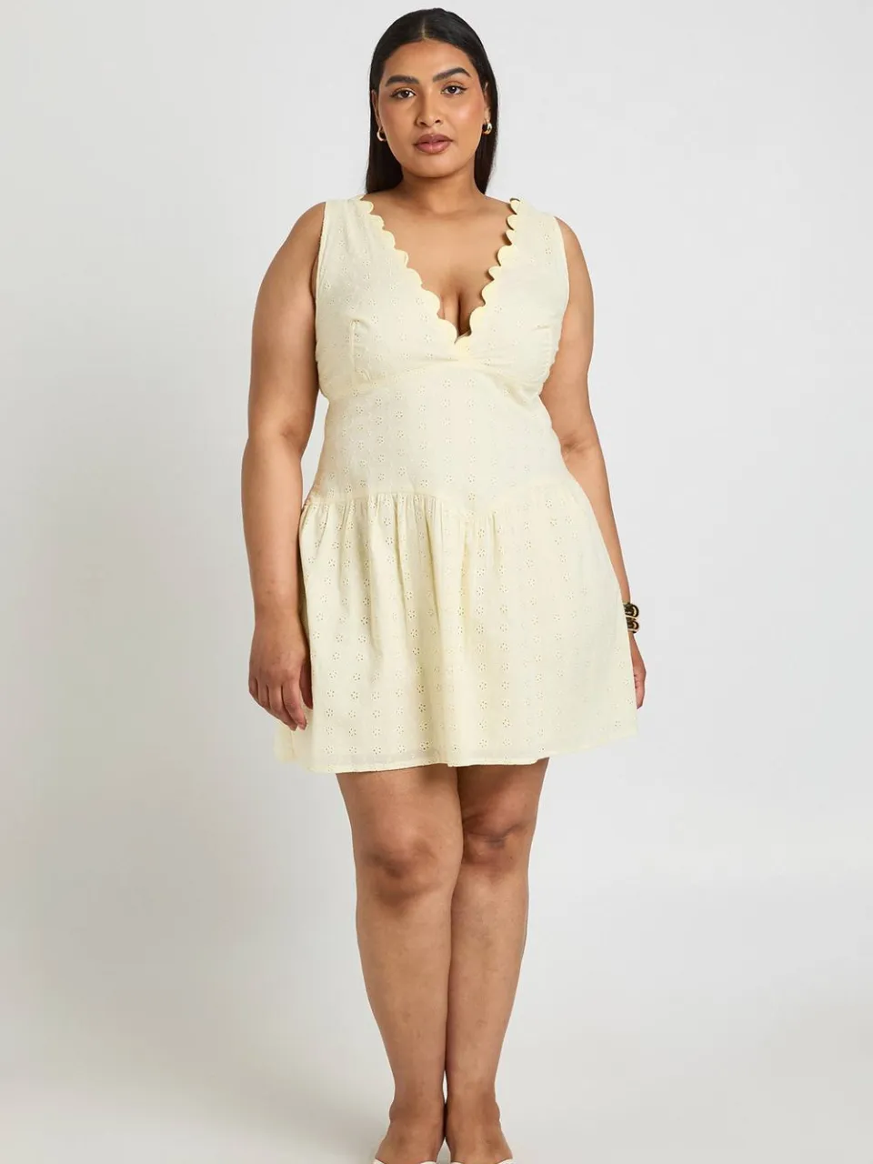 boohoo Dames Plus Broderie Skater Jurk Met Korset En Geschulpte Halslijn citroen, foto 3