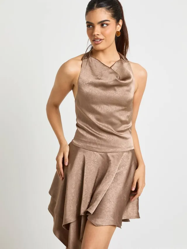 boohoo Dames Gestructureerde Satijnen Cowl Hals Mini Jurk Mokka
