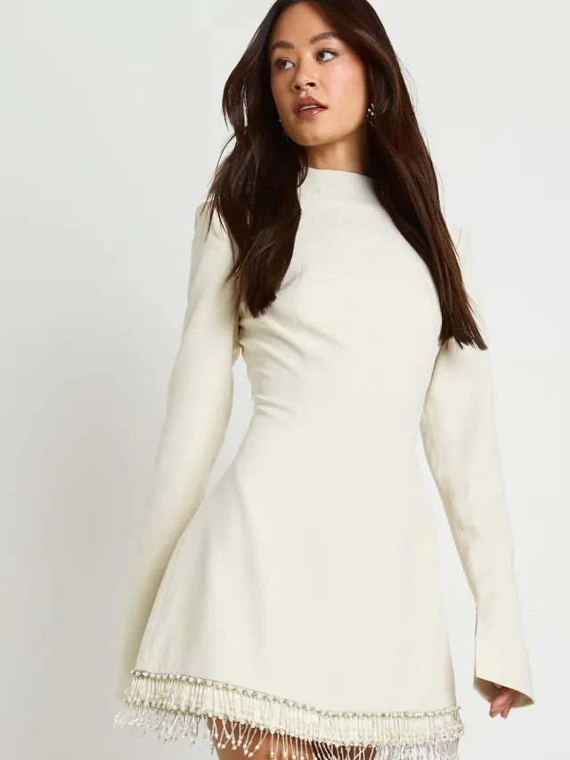 boohoo Dames Lang Gegroeid Op Nek Getailleerde Zoom Shift Crème