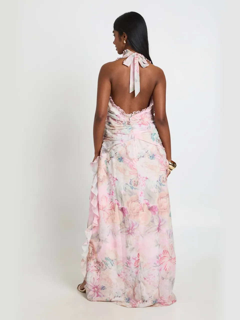 boohoo Dames Chiffon Bloemenprint Maxi Jurk Met Ruches En Halternek perzik, foto 2