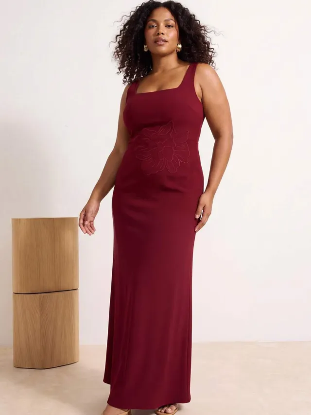 Trendyol Curve Dames Bordeaux Gestructureerd Midi Mouwloos Bodycon Grote maten Jurk Bordeauxrood