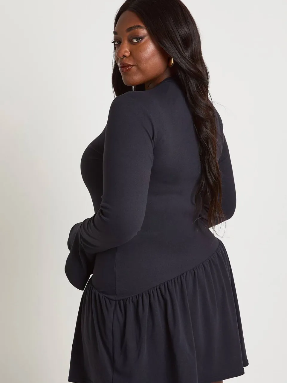 boohoo Dames Plus superzachte uitlopende mouw drop-hem skaterjurk zwart, foto 3