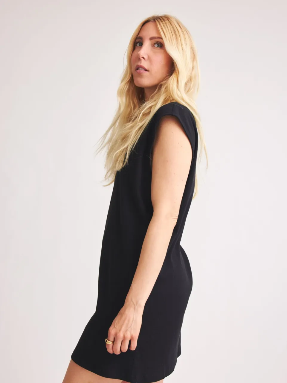 Baìge the Label dames vegan Minijurk Belinda Zwart, foto 2