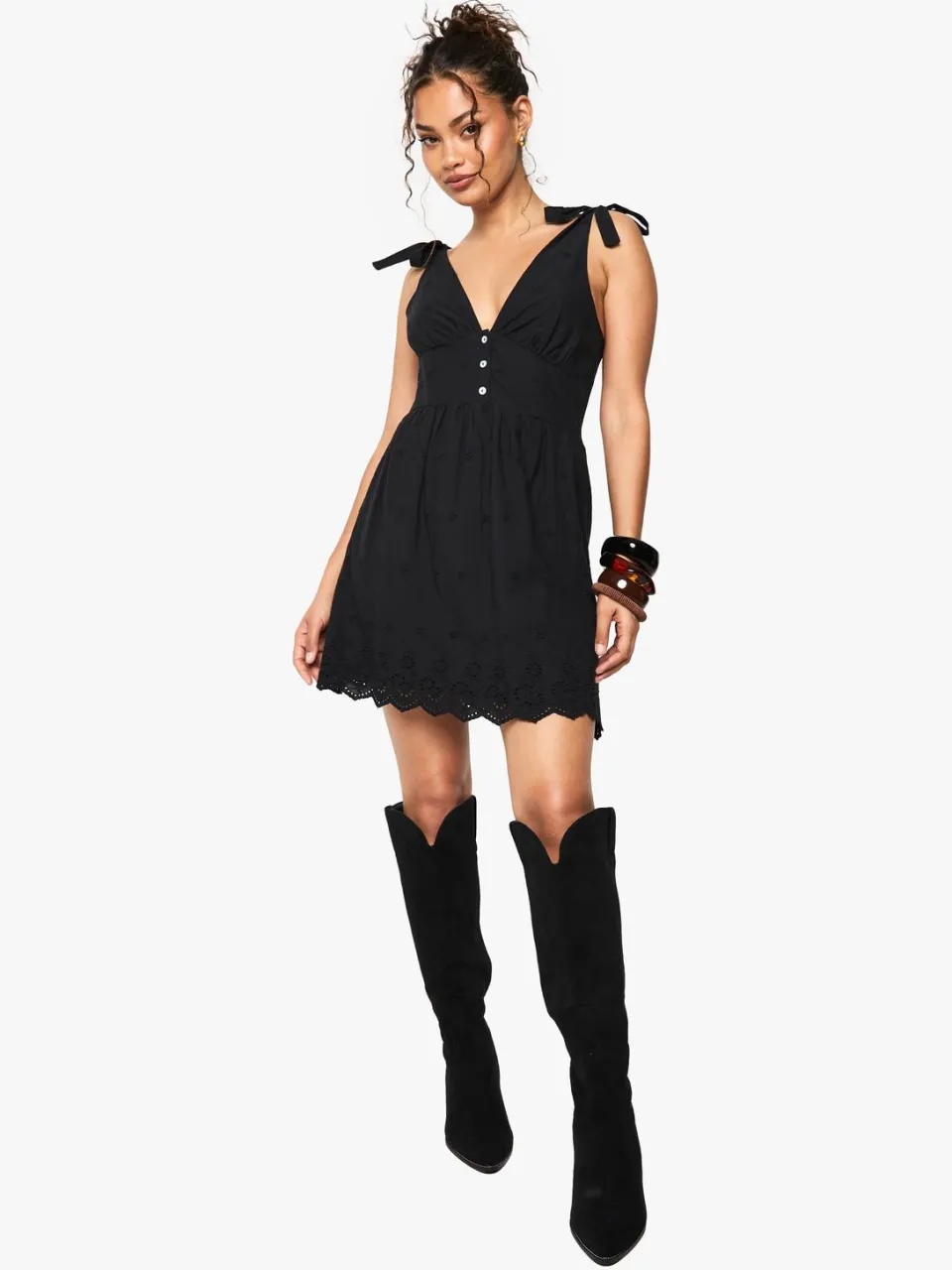 boohoo Dames Broderie Strappy Tie Detail Mini Jurk zwart, foto 2