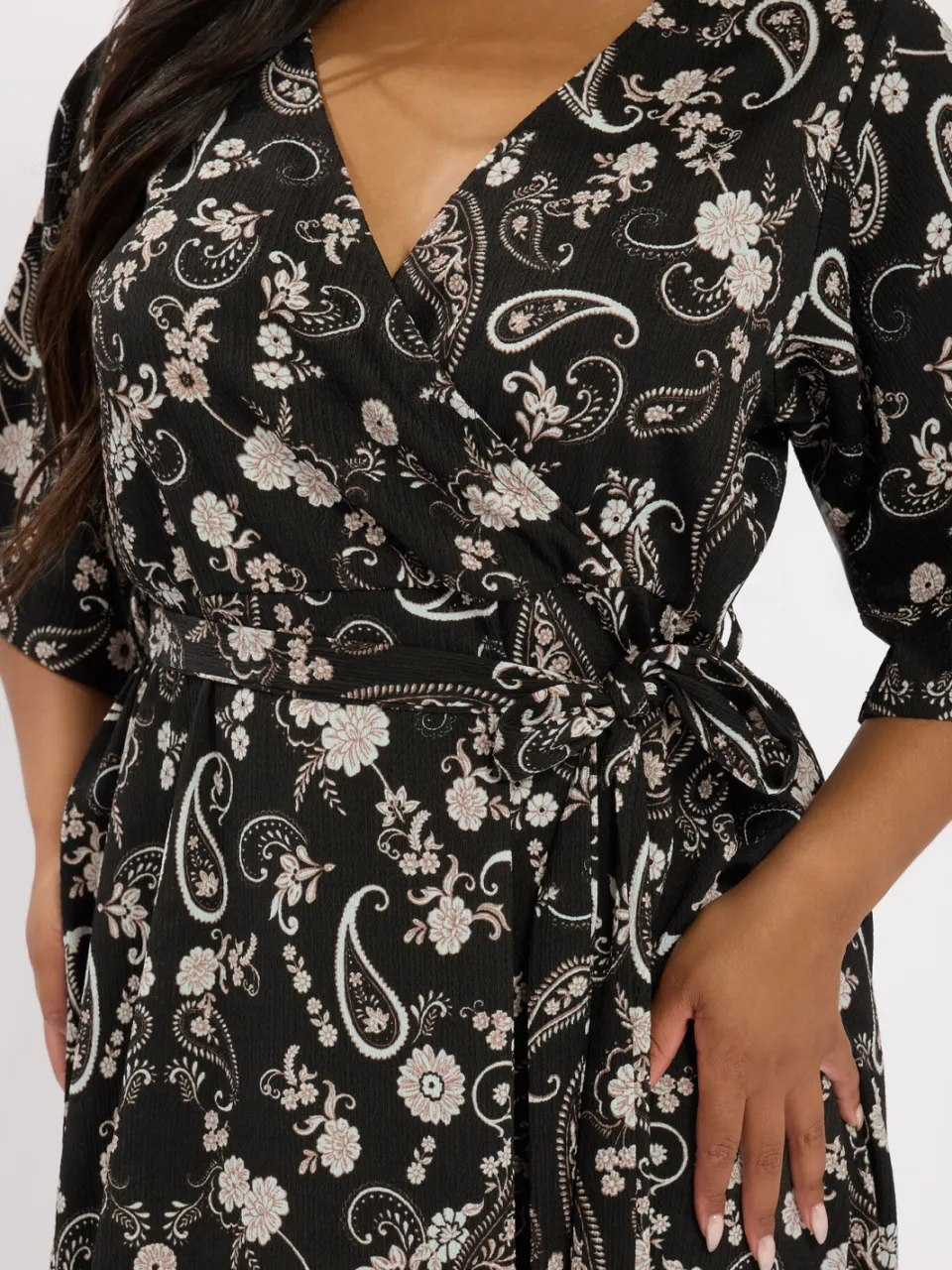 Yours Midaxi Wikkeljurk Met Paisleyprint En Kimonomouwen In Zwart, foto 4