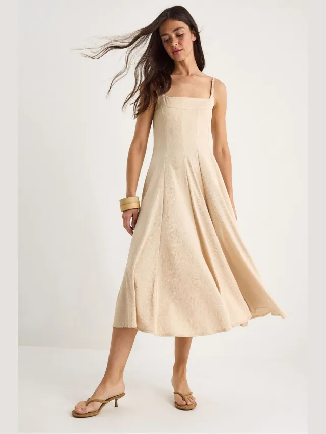 Bianco Lucci Gelaagde Vierkante Kraag Midi Jurk Beige
