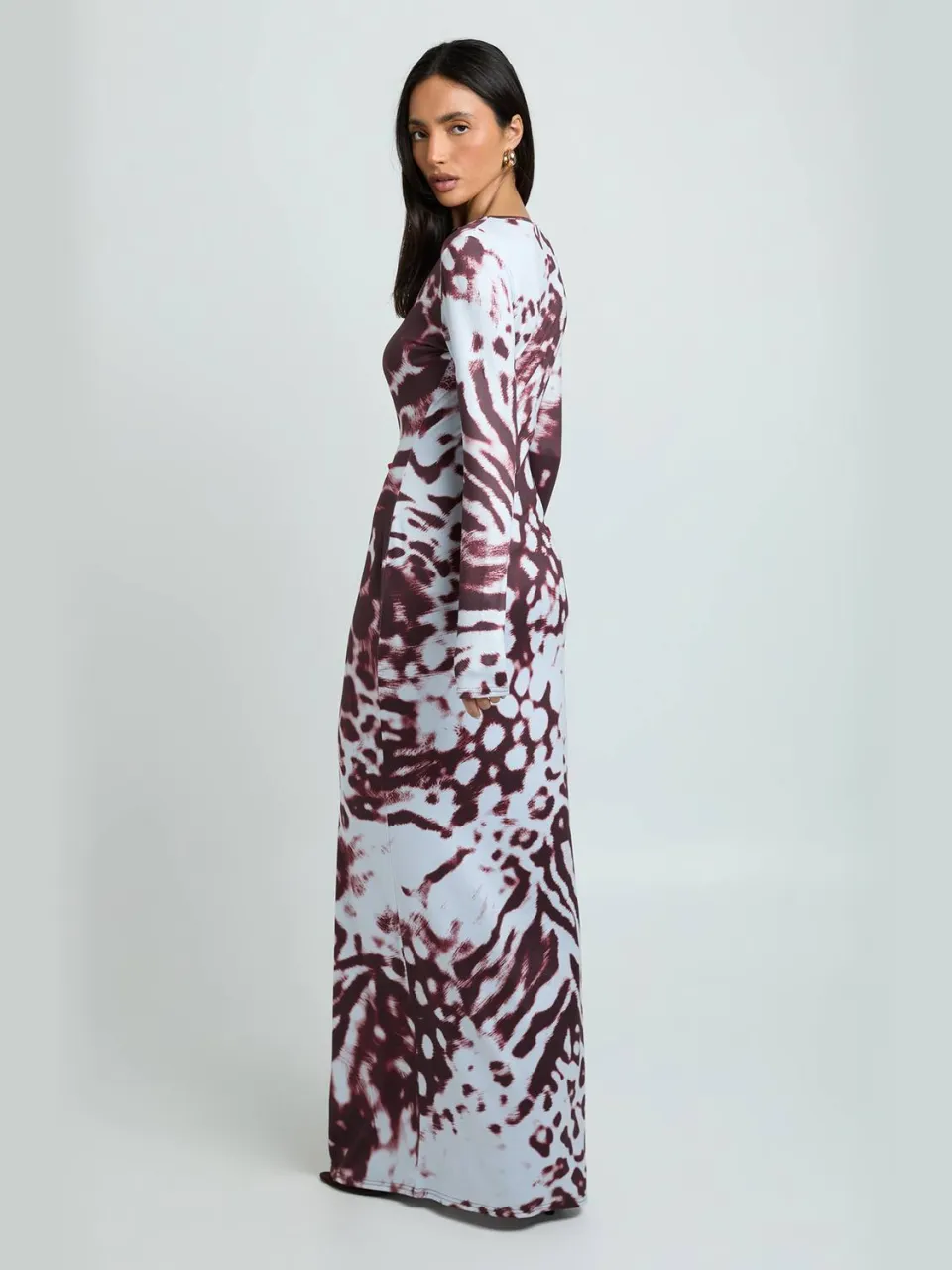 boohoo Dames Maxi Jurk Met Lange Mouwen En Tonaal Dierenprint chocoladebruin, foto 2