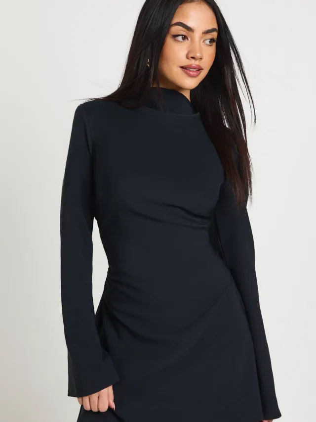 boohoo Dames Lange Mouw Gerimpelde Hoge Hals Shift Jurk Zwart