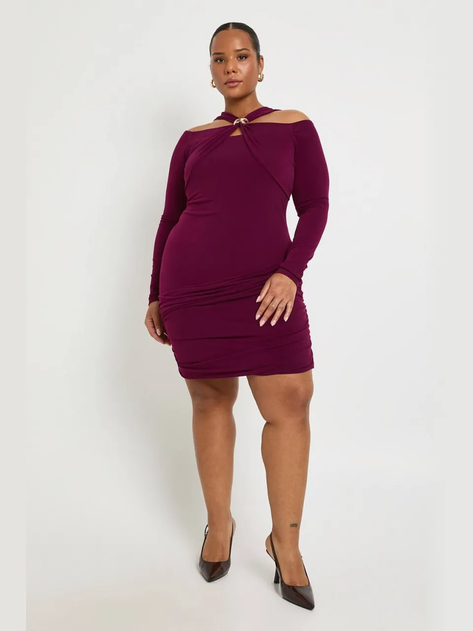 boohoo Dames Plus lange mouw Halter gouden rand minijurk, foto 3