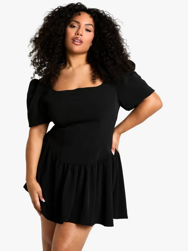 boohoo Dames Plus Jurk met Vierkante Hals, Drop Hem en Skaterrok Zwart