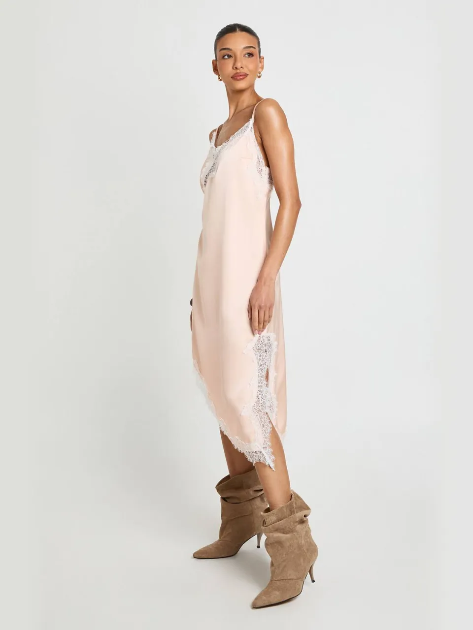 boohoo Dames Satijnen Asymmetrische Midi Jurk Met Contrasterende Kant perzik, foto 3