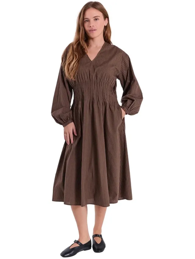 Norr Lange damesjurk Norr Augusta dark brown with stripes